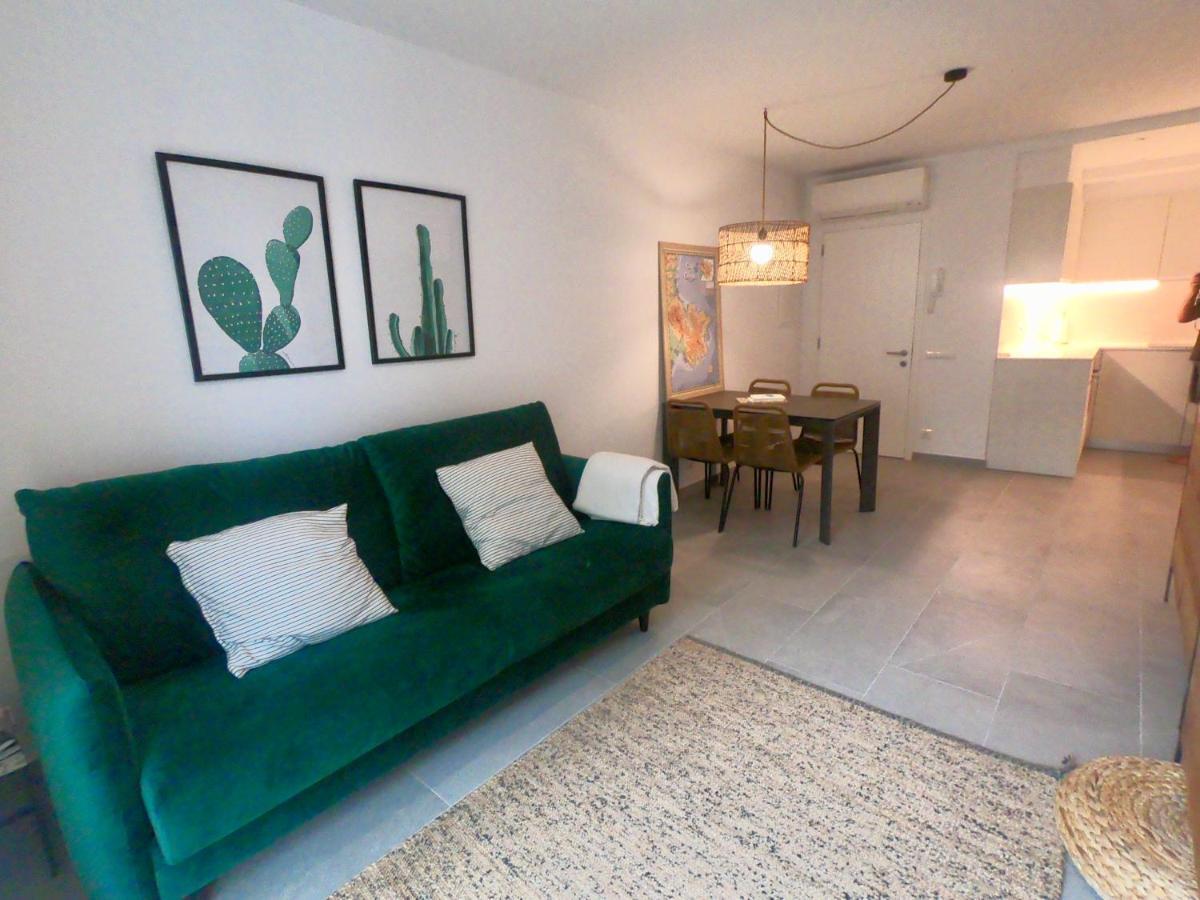 Apartamento Nuevo En El Centro Con Garaje Кадакес Экстерьер фото